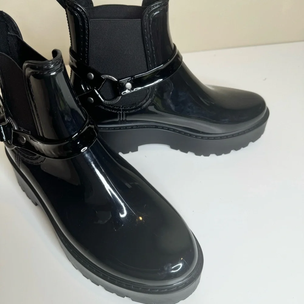 Zodiac Carter Chelsea Boot black size 9 NWOT